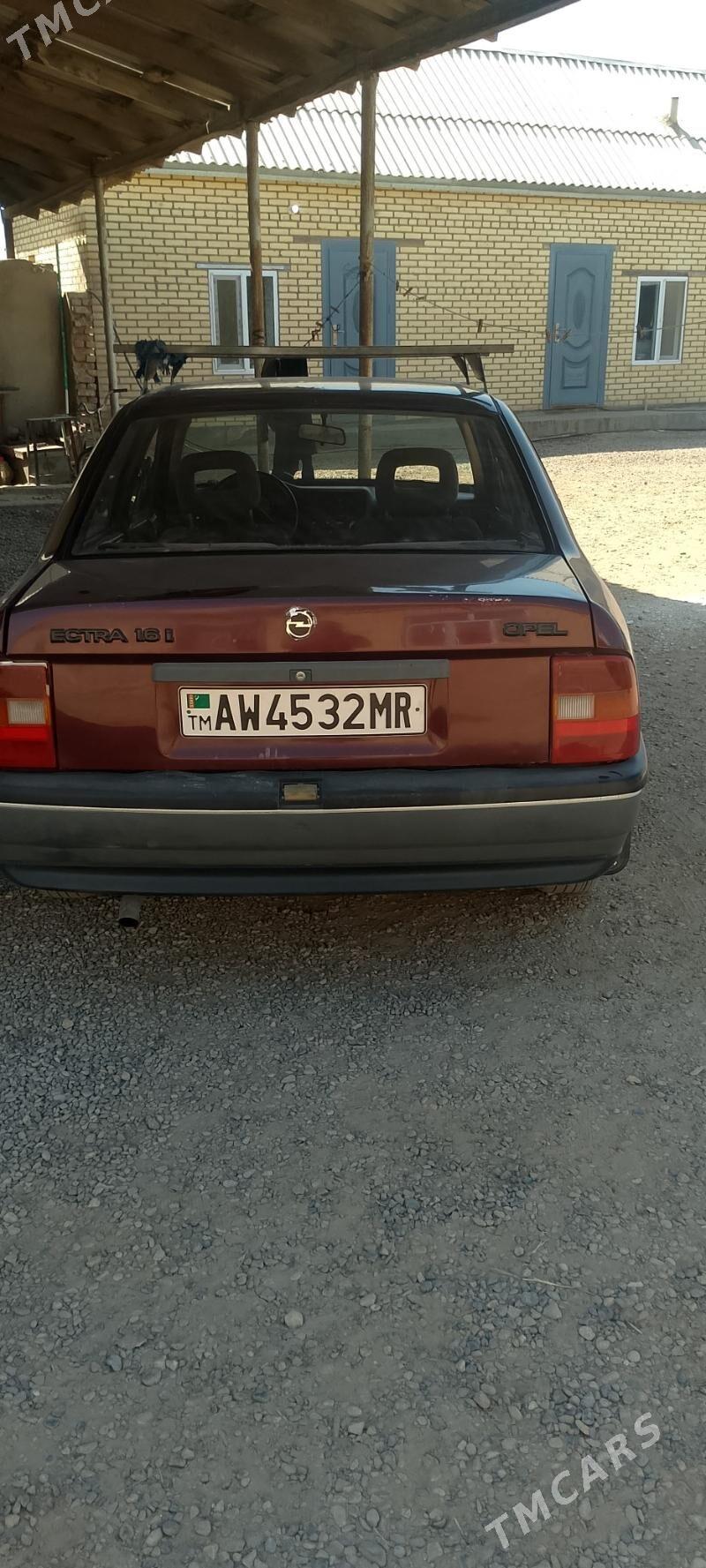 Opel Vectra 1992 - 28 000 TMT - Mary - img 3