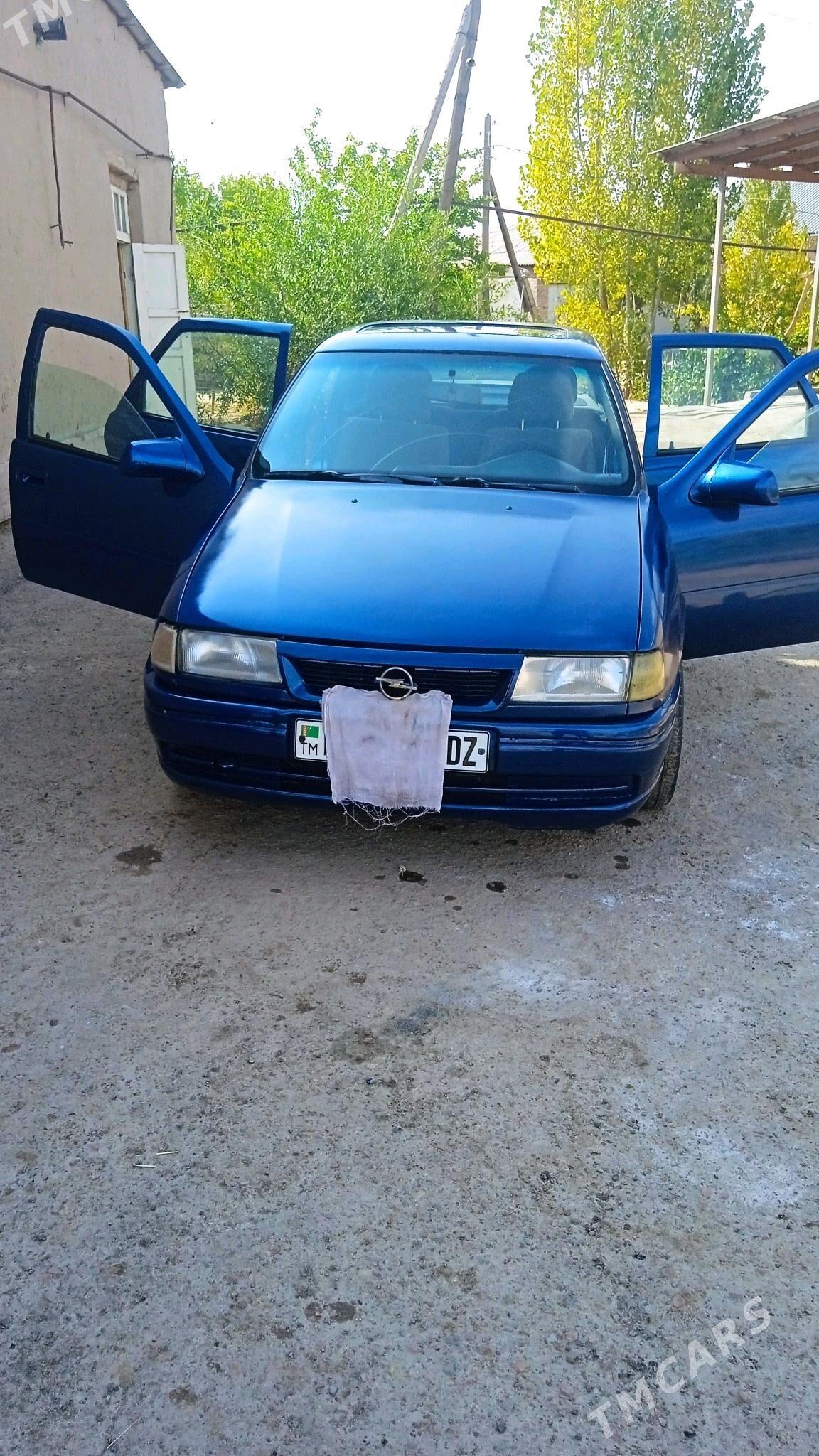Opel Vectra 1993 - 35 000 TMT - Гурбансолтан Едже - img 8