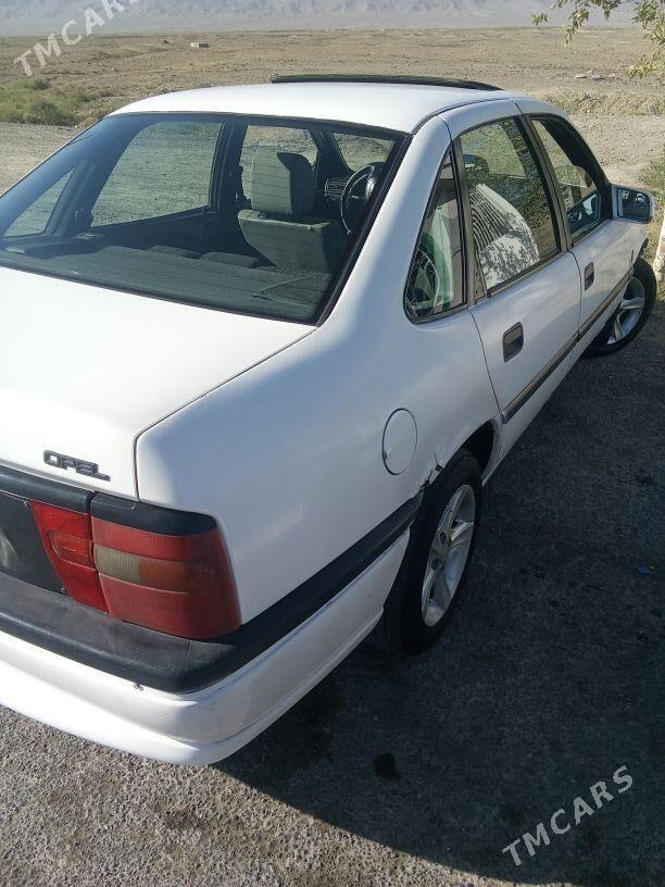 Opel Vectra 1994 - 32 000 TMT - Бахарден - img 2