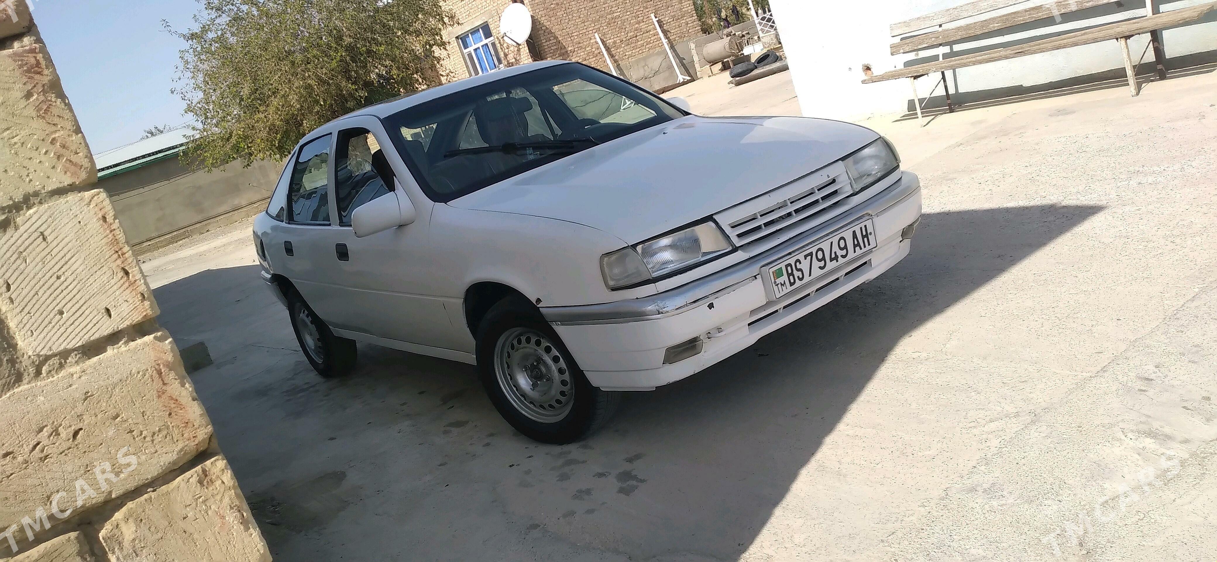 Opel Vectra 1992 - 26 000 TMT - Бахарден - img 3
