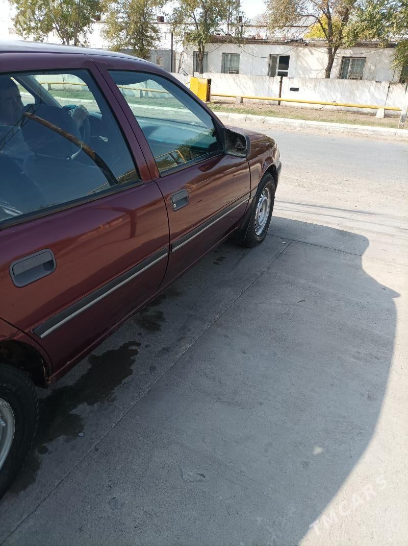 Opel Vectra 1991 - 30 000 TMT - Газаджак - img 2