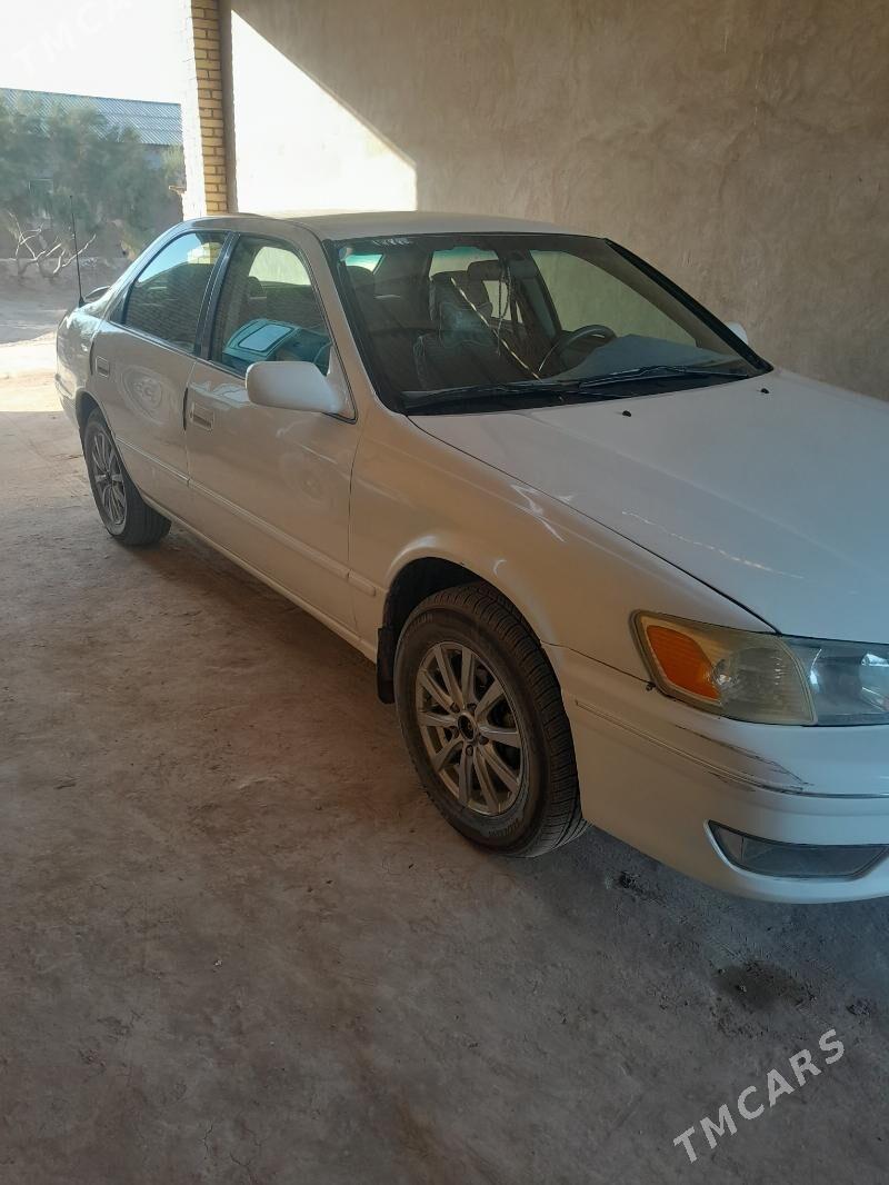 Toyota Camry 1999 - 110 000 TMT - Halaç - img 4