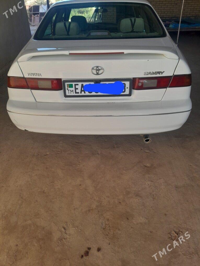 Toyota Camry 1999 - 110 000 TMT - Halaç - img 2