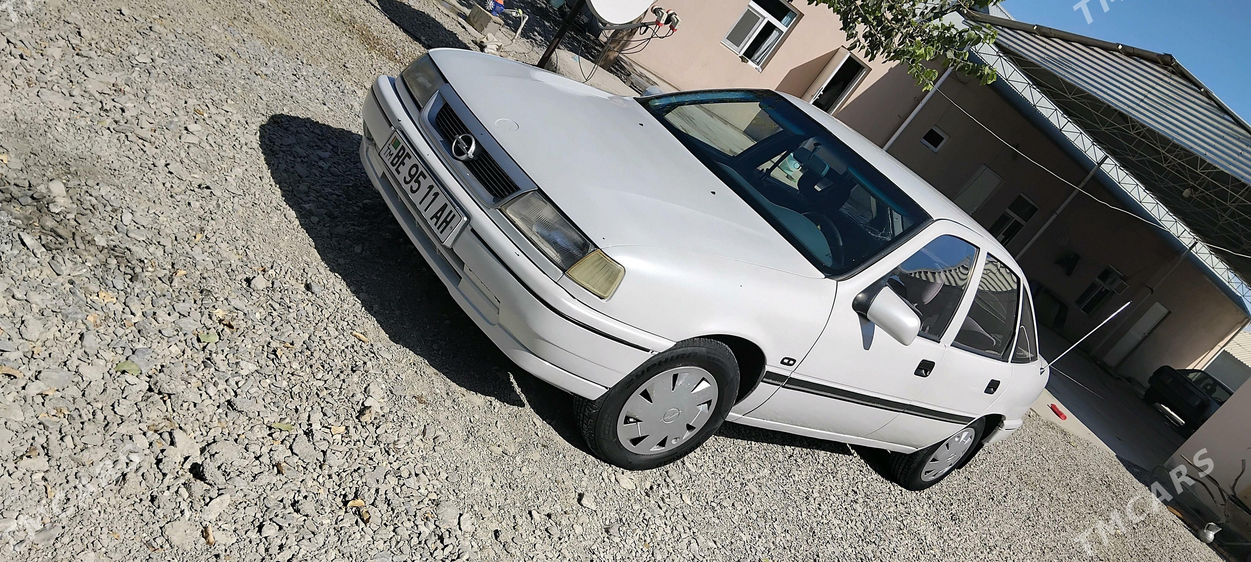 Opel Vectra 1991 - 33 000 TMT - Бахарден - img 2