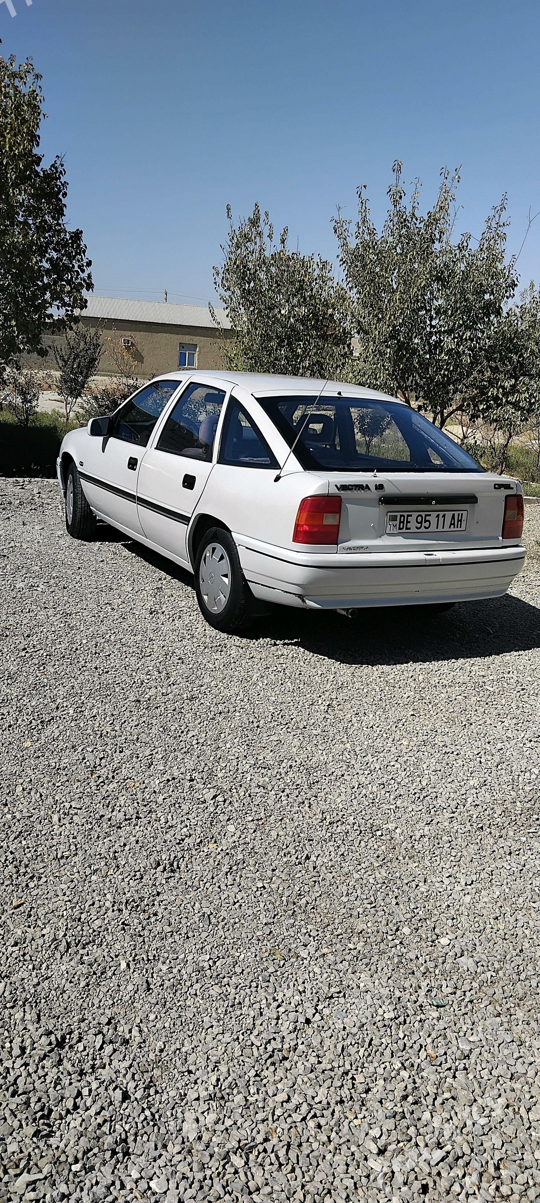 Opel Vectra 1991 - 33 000 TMT - Бахарден - img 4