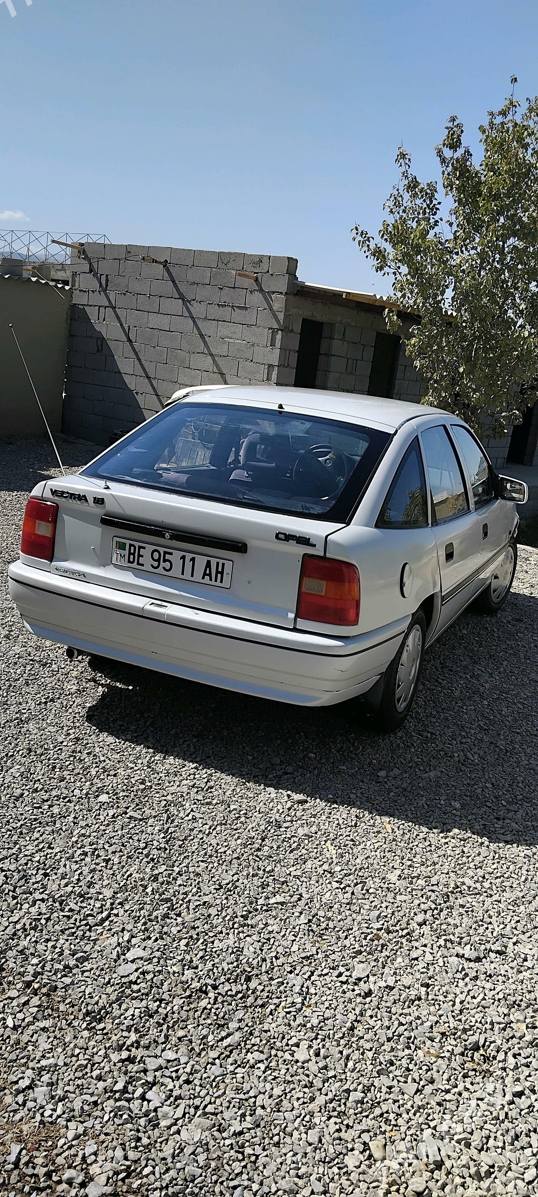 Opel Vectra 1991 - 33 000 TMT - Бахарден - img 5