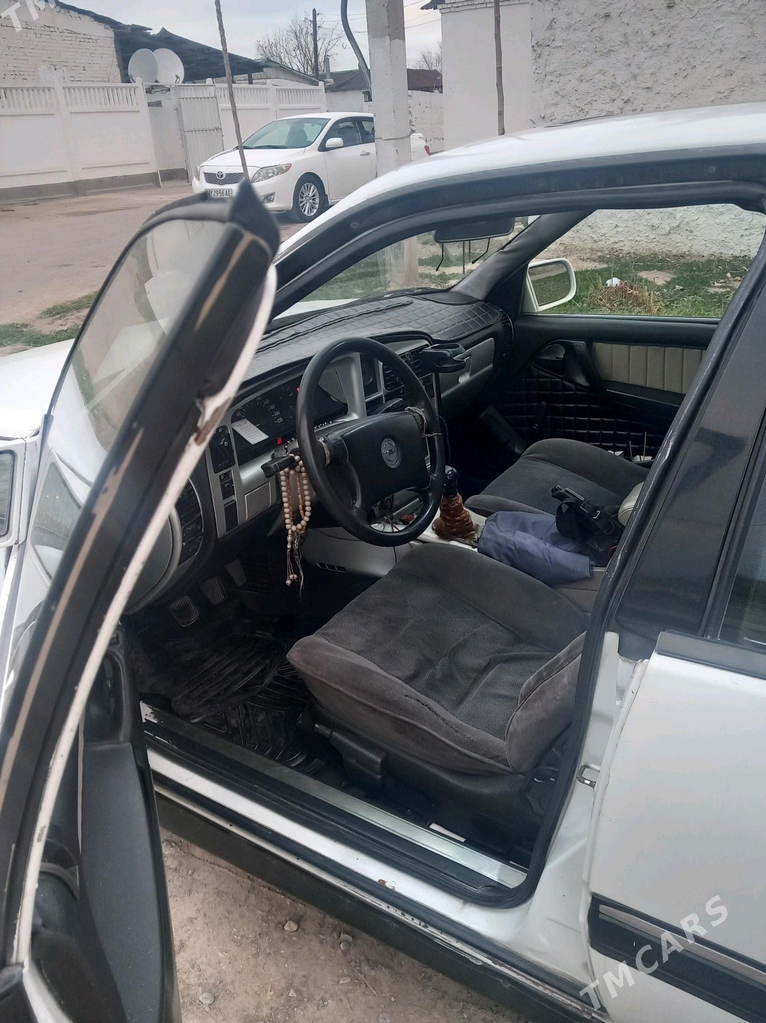 Opel Omega 1993 - 26 000 TMT - Бекреве - img 5