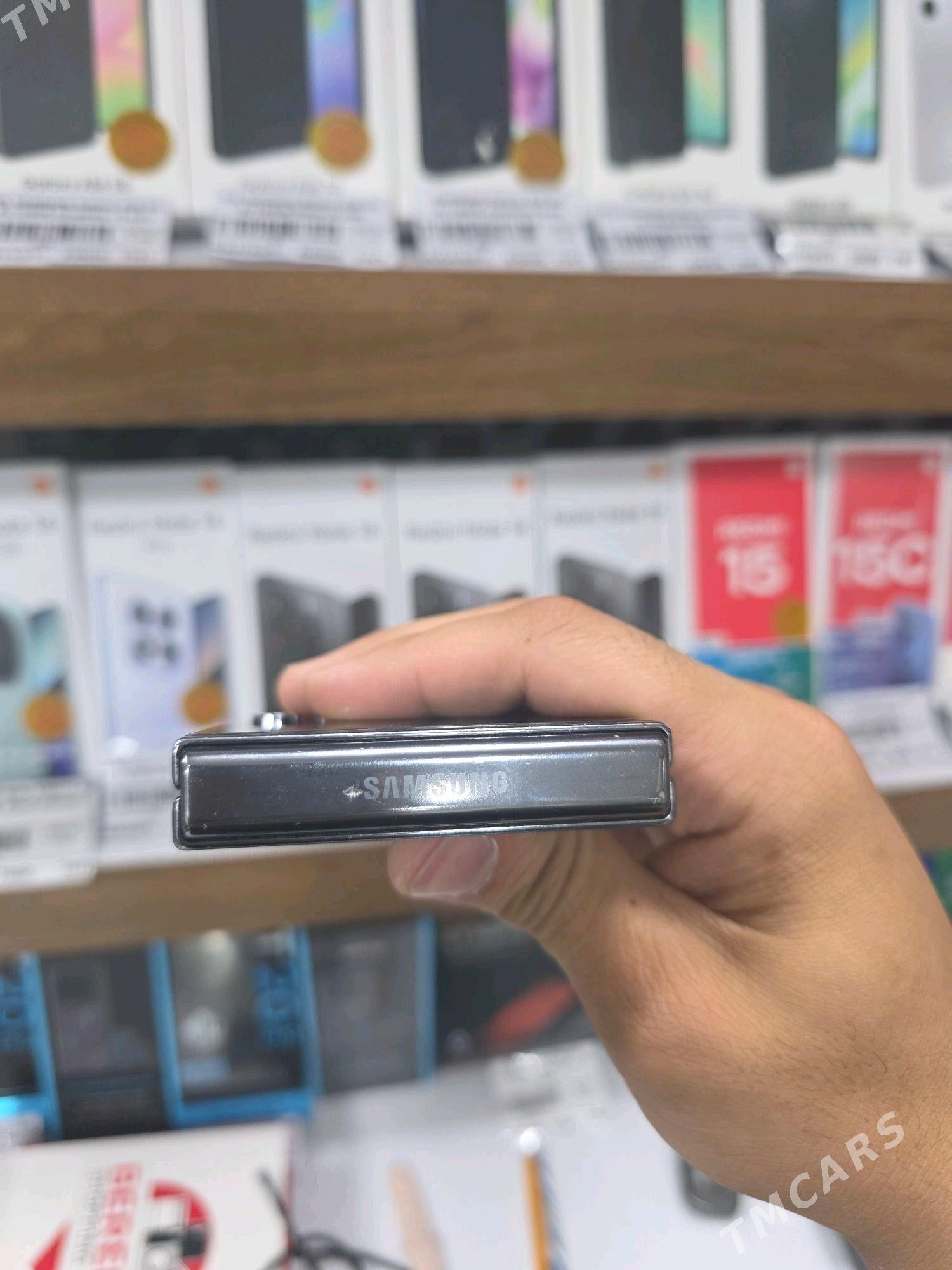 Samsung Z flıp 5 8/256 - Мир 7 - img 4