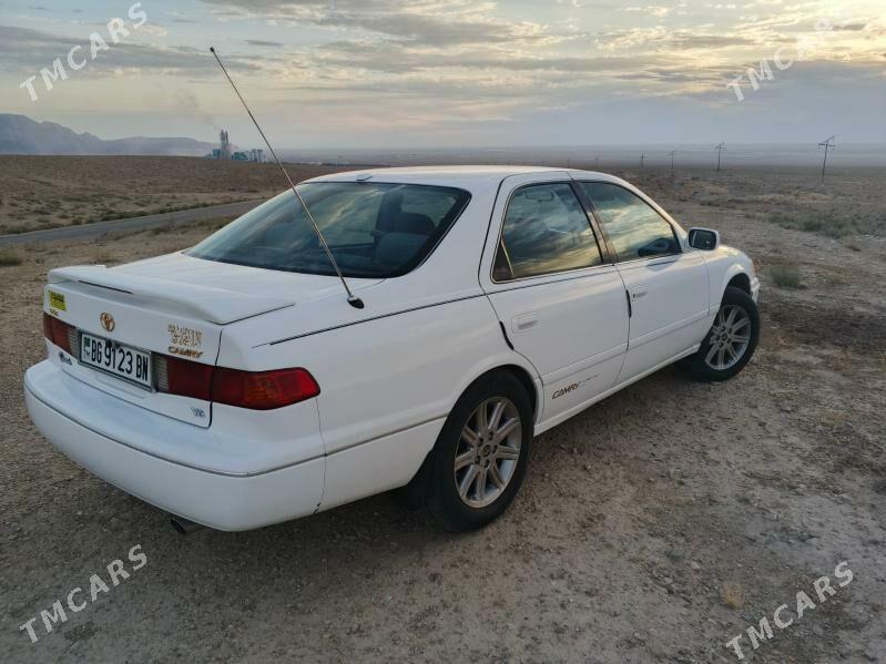 Toyota Camry 2000 - 165 000 TMT - Jebel - img 3