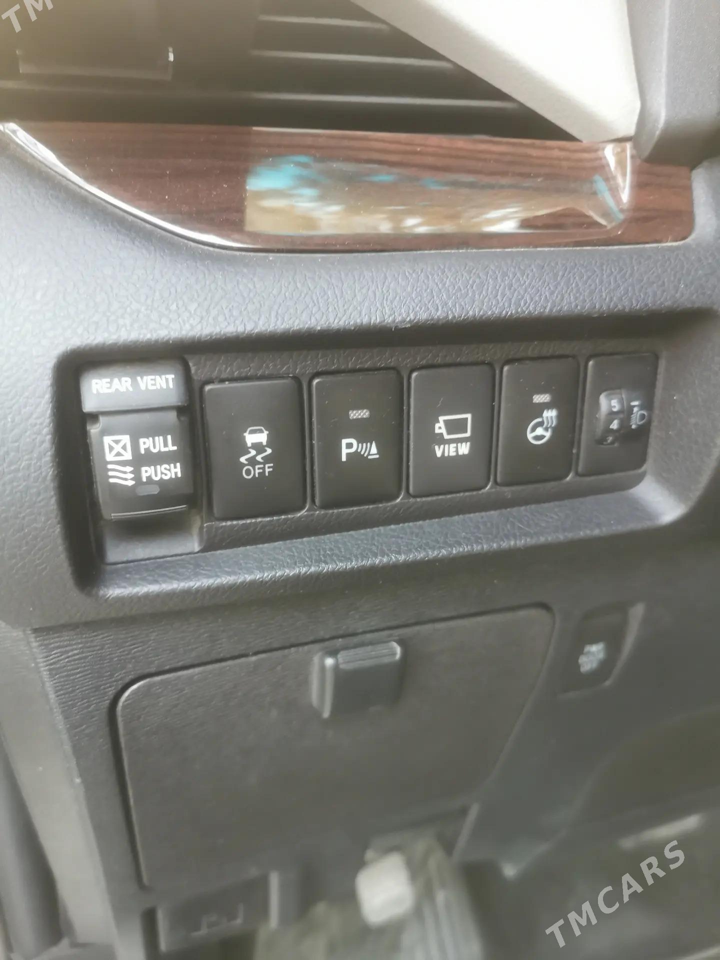 Toyota Sienna 2018 - 405 000 TMT - Ашхабад - img 3