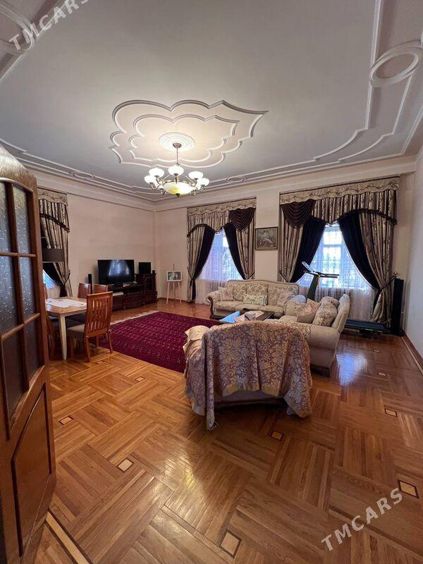 московская 215м2 4 ком - Sowetskiý köç. (Garaşsyzlyk şaýoly) - img 5