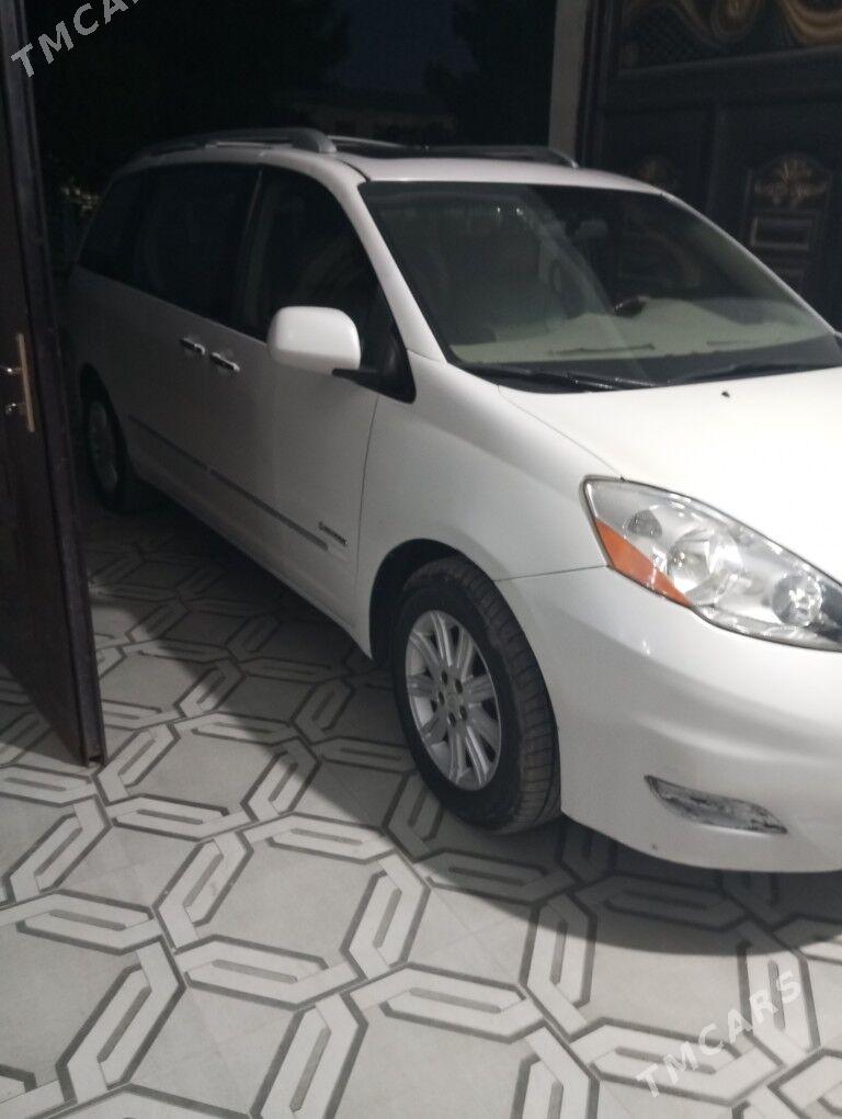 Toyota Sienna 2004 - 220 000 TMT - Дянев - img 2