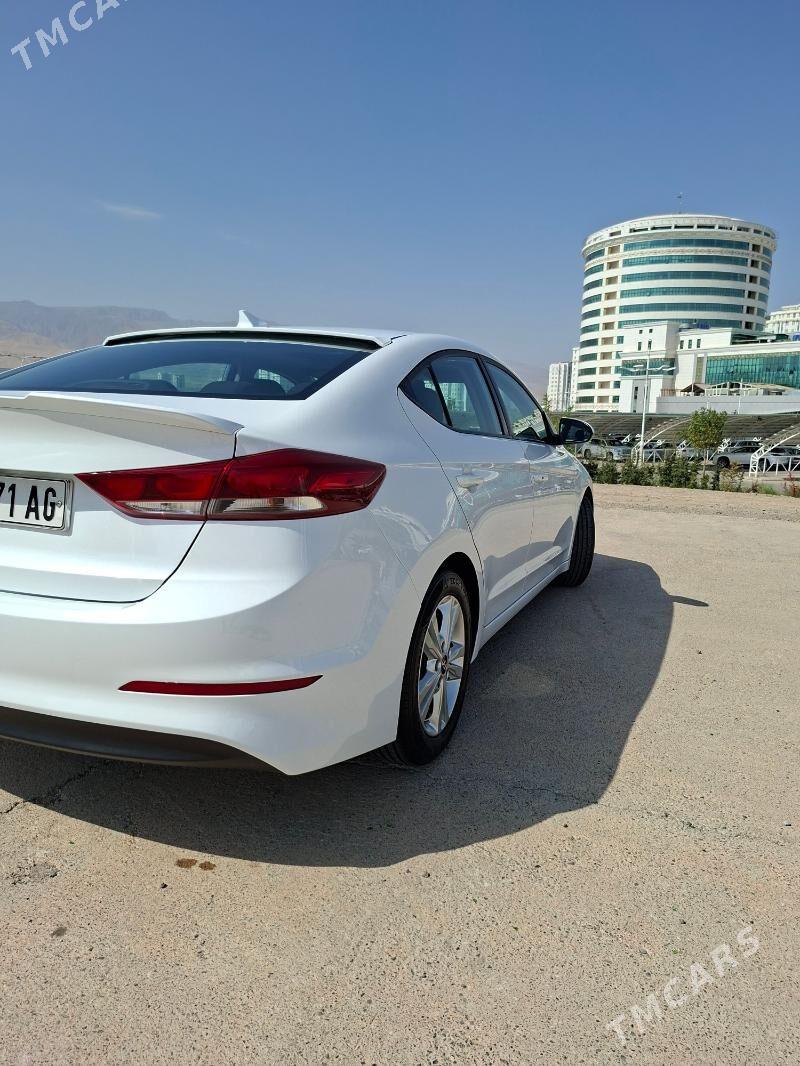 Hyundai Elantra 2017 - 200 000 TMT - Ким район - img 6