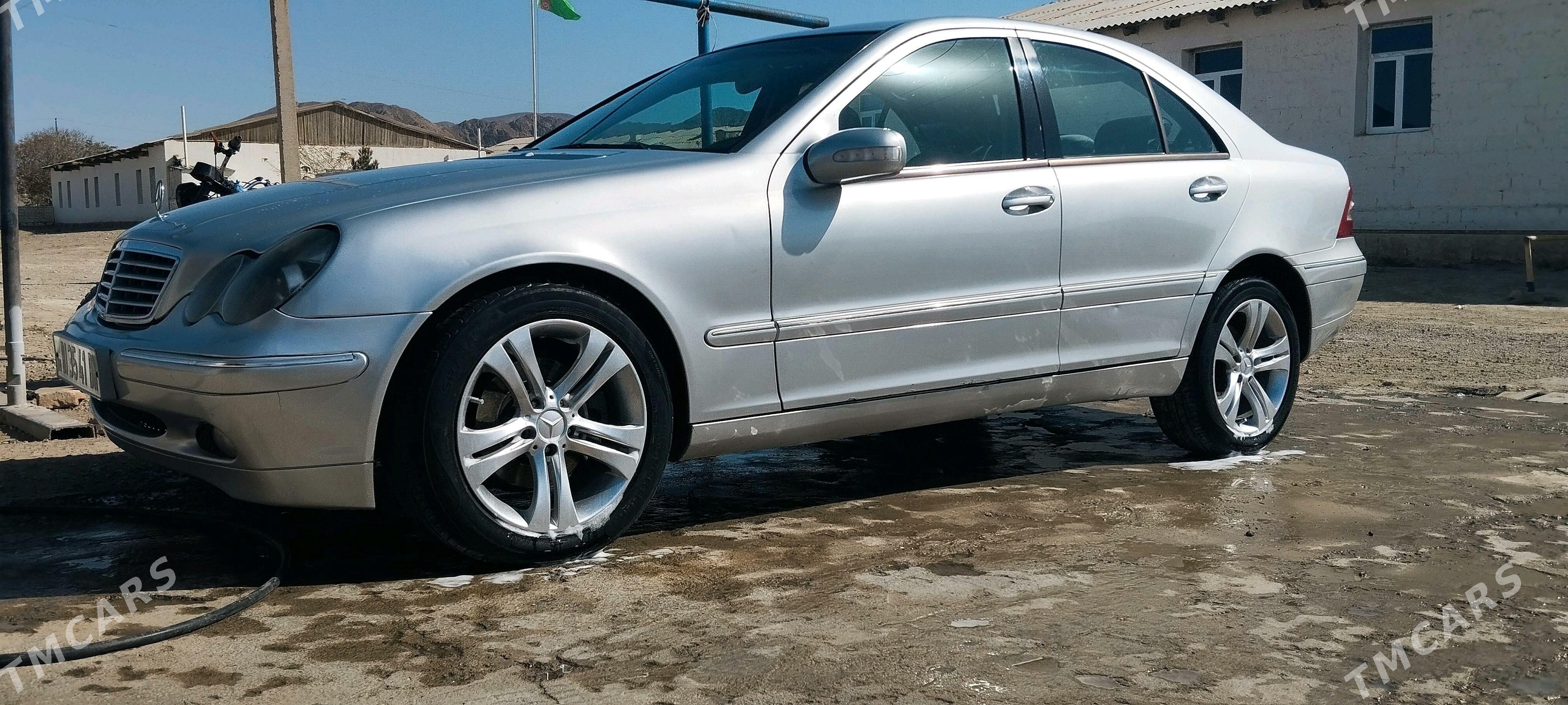Mercedes-Benz C-Class 2001 - 80 000 TMT - Gyzylarbat - img 8