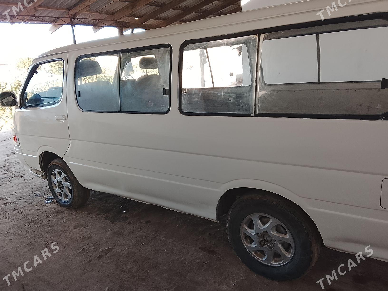 Toyota Hiace 2004 - 45 000 TMT - Kerki - img 3