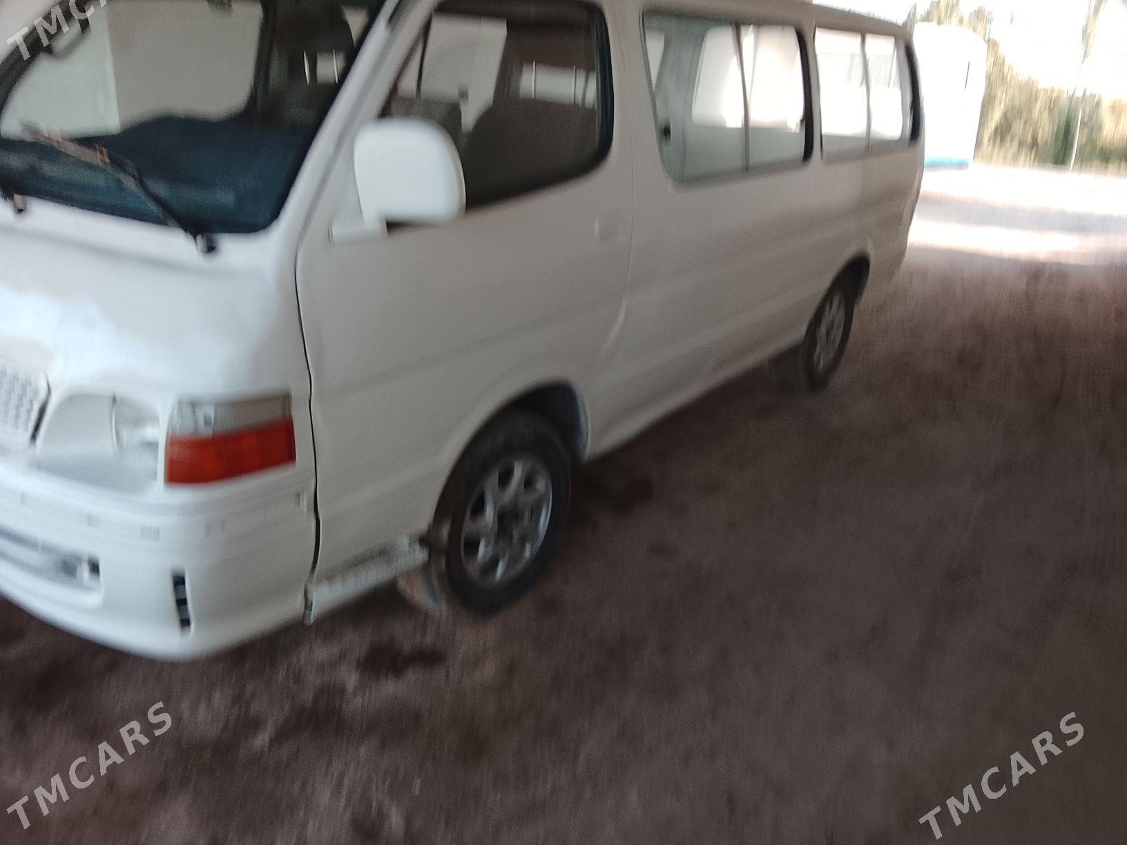Toyota Hiace 2004 - 45 000 TMT - Керки - img 1