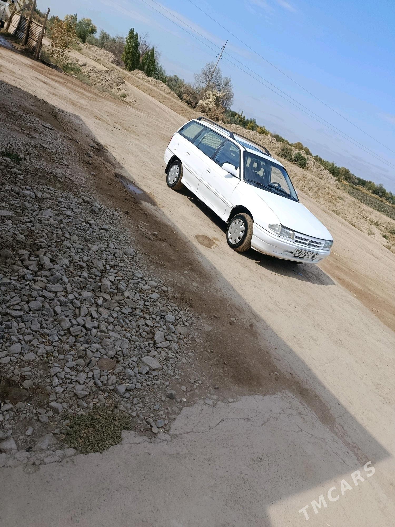 Opel Astra 1992 - 30 000 TMT - Гурбансолтан Едже - img 5