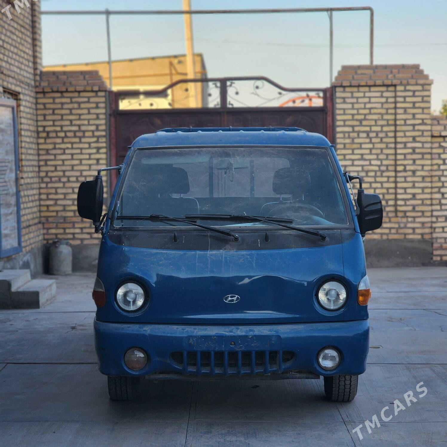 Kia Bongo 2003 - 118 000 TMT - Дашогуз - img 3