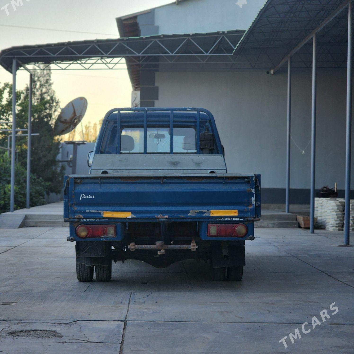 Kia Bongo 2003 - 118 000 TMT - Дашогуз - img 4