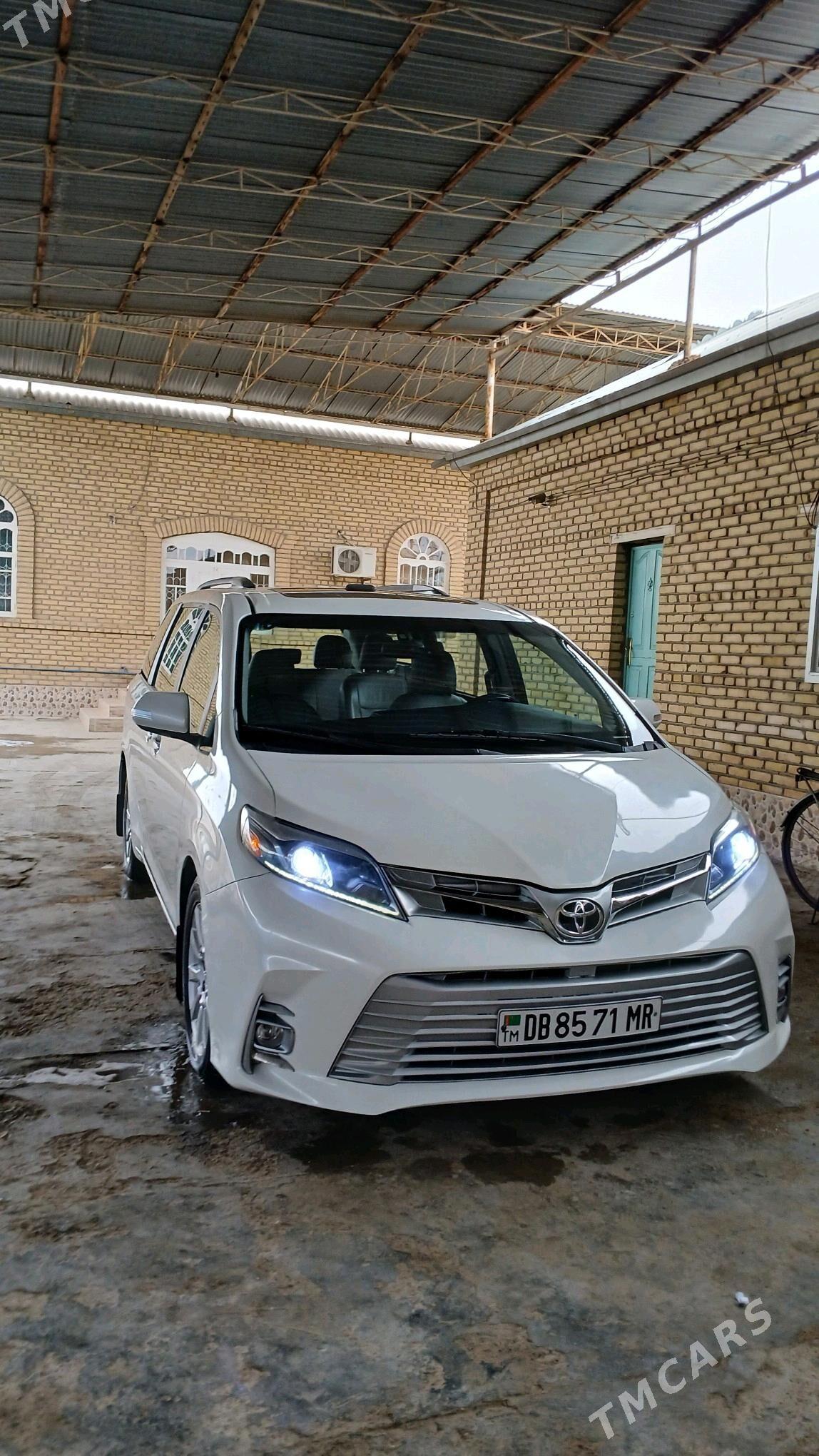 Toyota Sienna 2019 - 485 000 TMT - Мары - img 4