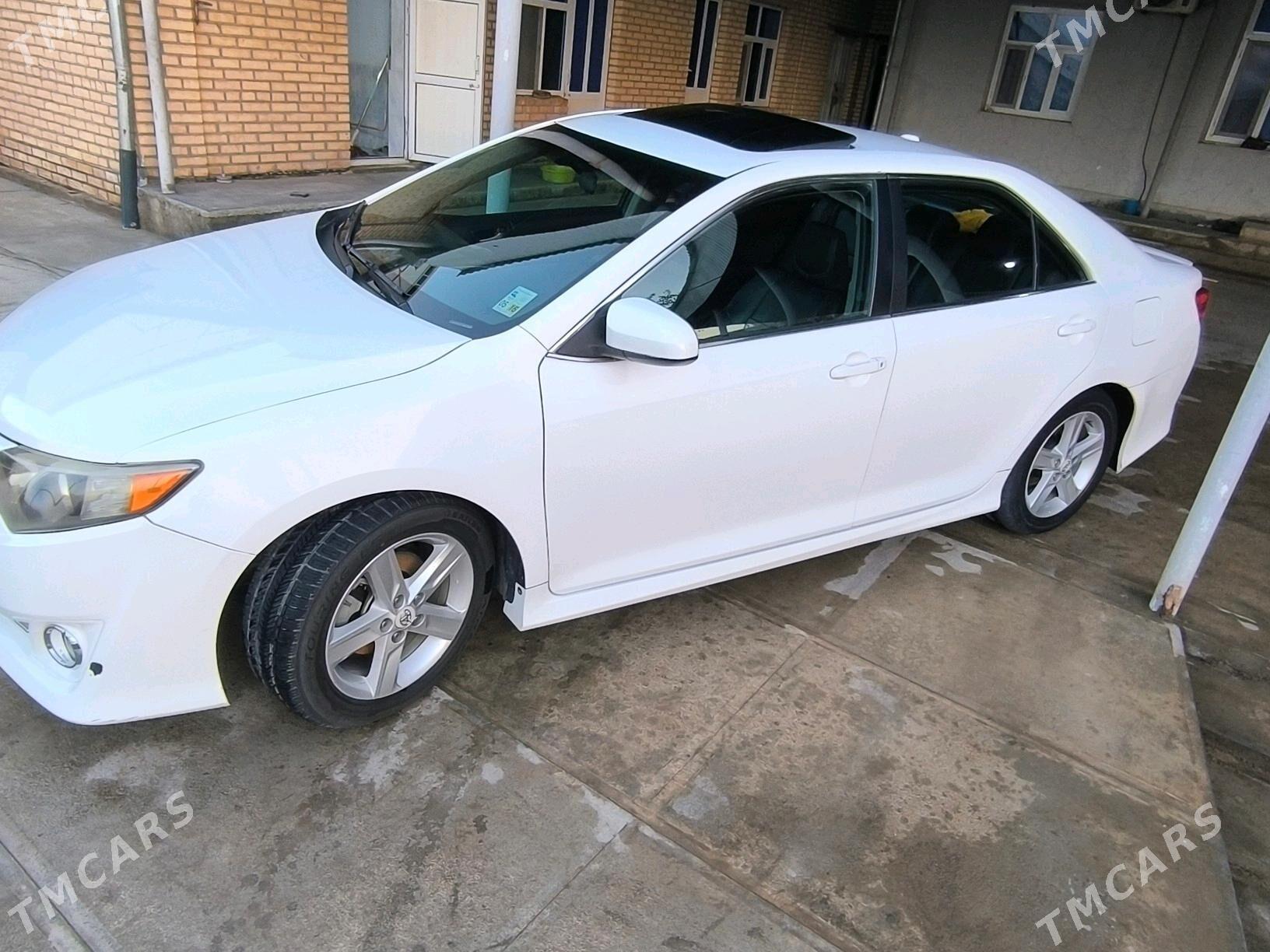 Toyota Camry 2012 - 245 000 TMT - Türkmengala - img 3