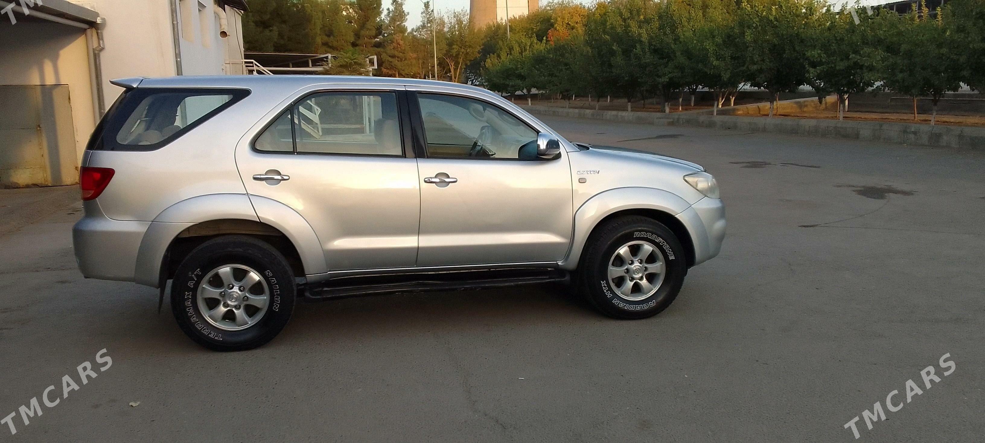 Toyota Fortuner 2010 - 200 000 TMT - Aşgabat - img 2