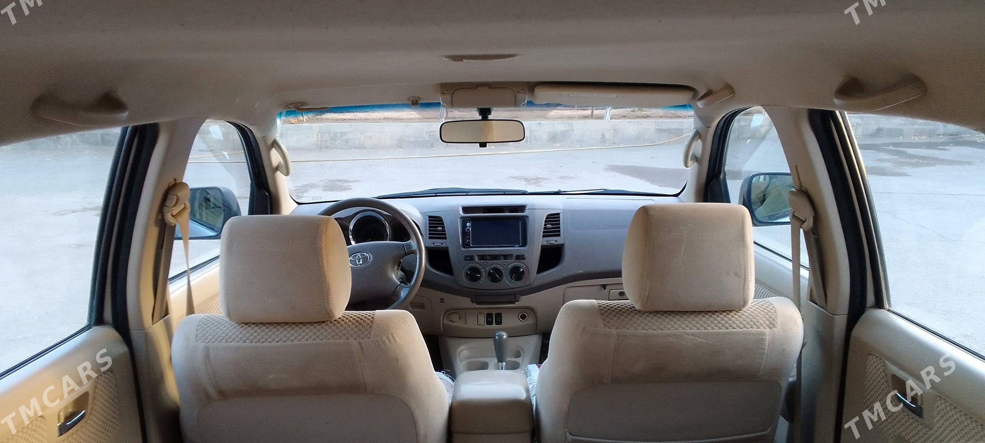 Toyota Fortuner 2010 - 200 000 TMT - Aşgabat - img 7