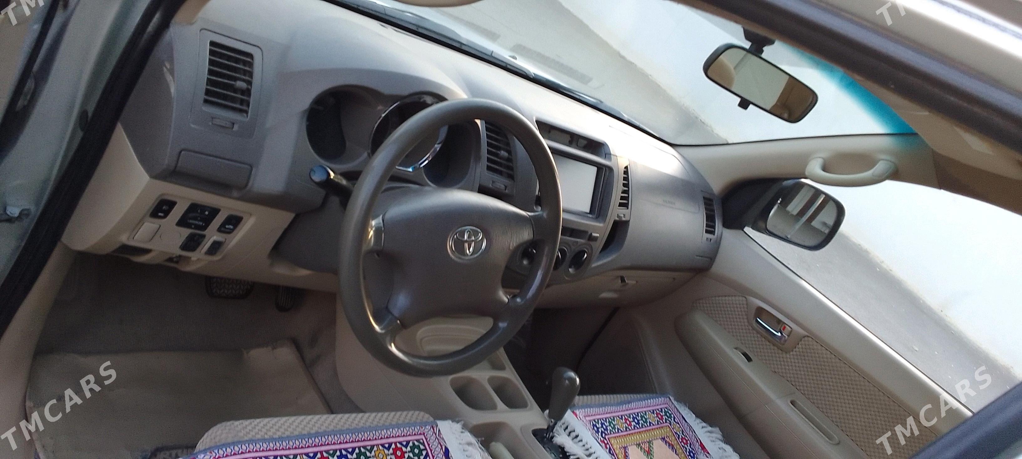 Toyota Fortuner 2010 - 200 000 TMT - Aşgabat - img 10