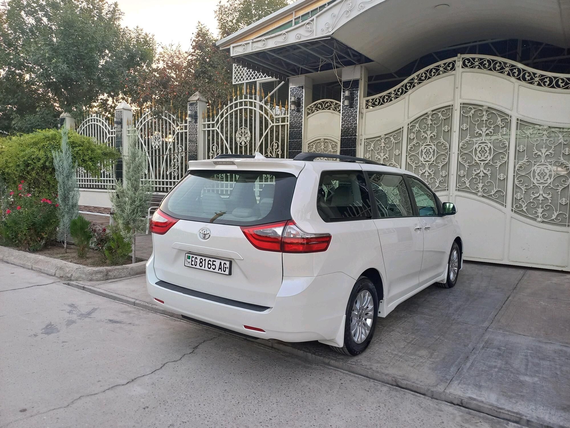 Toyota Sienna 2020 - 450 000 TMT - Ашхабад - img 4