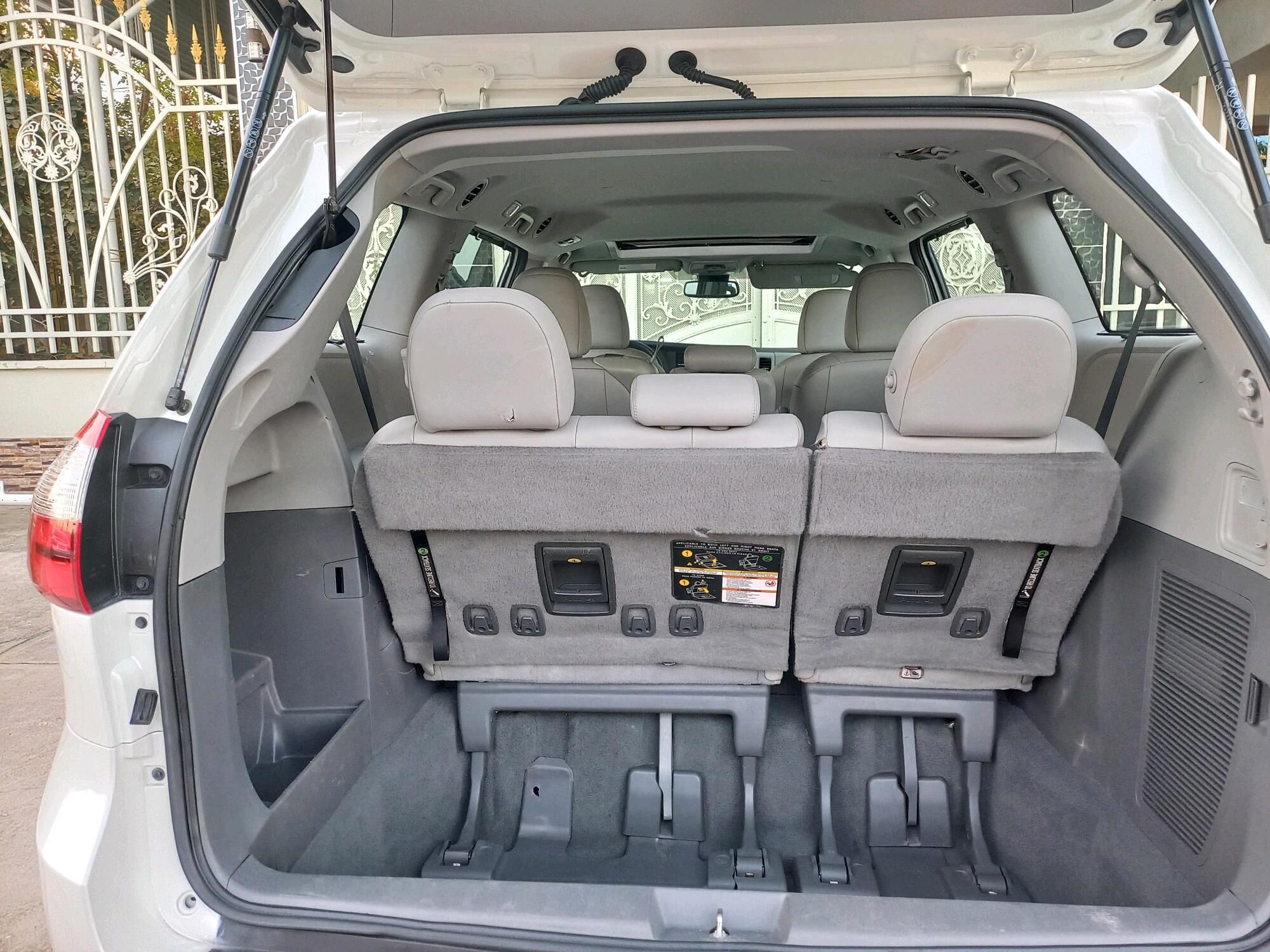 Toyota Sienna 2020 - 450 000 TMT - Ашхабад - img 8