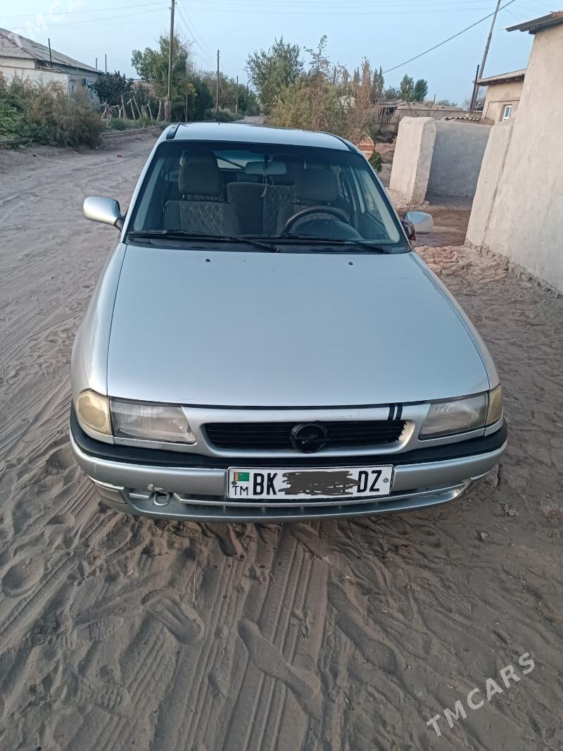 Opel Astra 1995 - 45 000 TMT - Gubadag - img 4