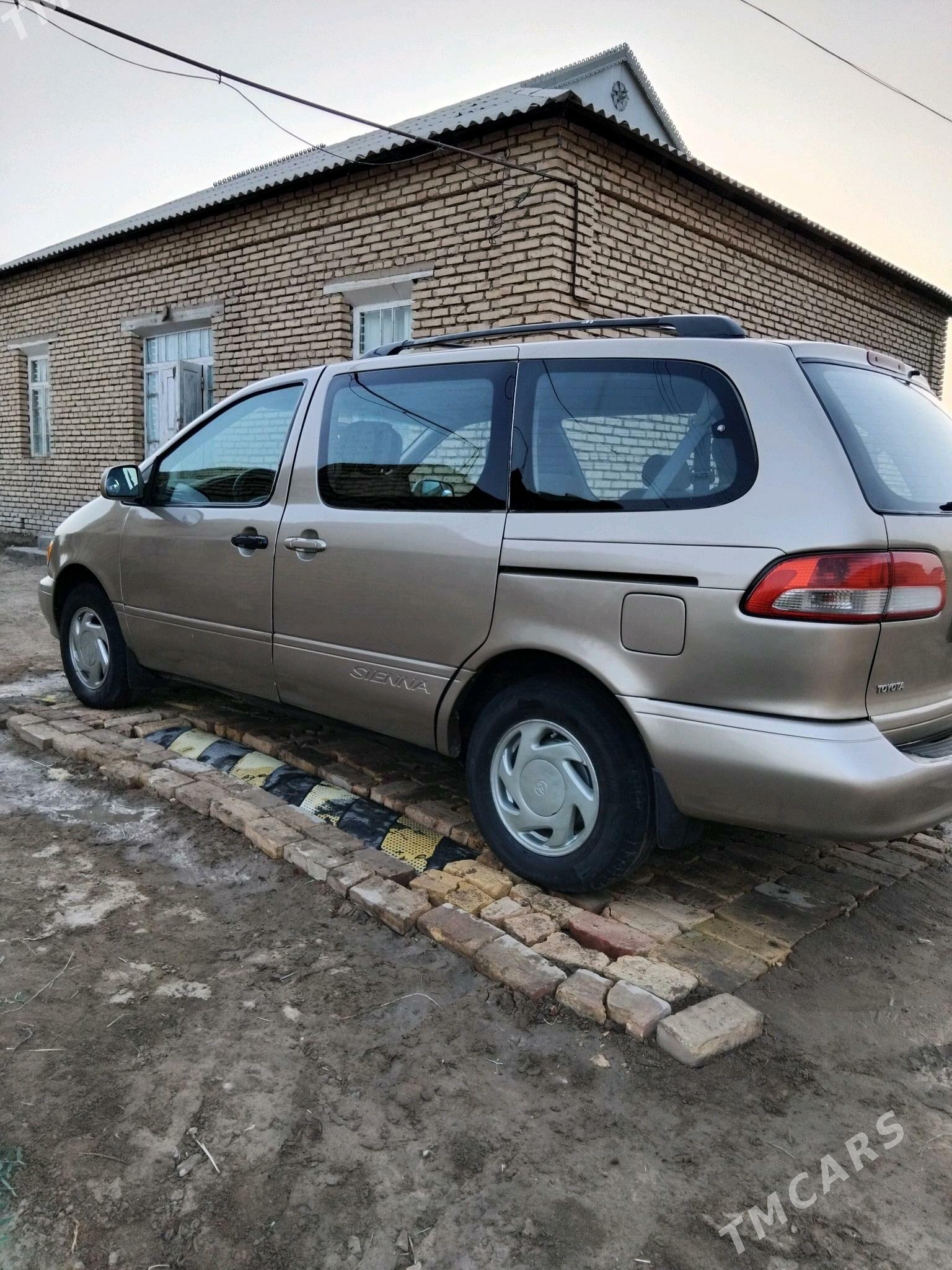 Toyota Sienna 2003 - 155 000 TMT - Сакарчага - img 3