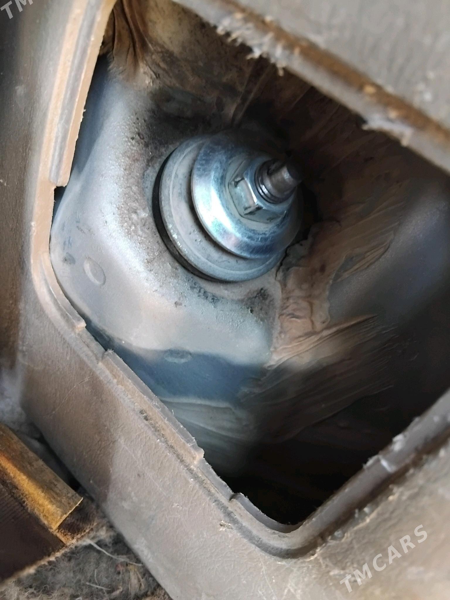 Toyota Sienna 2003 - 155 000 TMT - Сакарчага - img 8