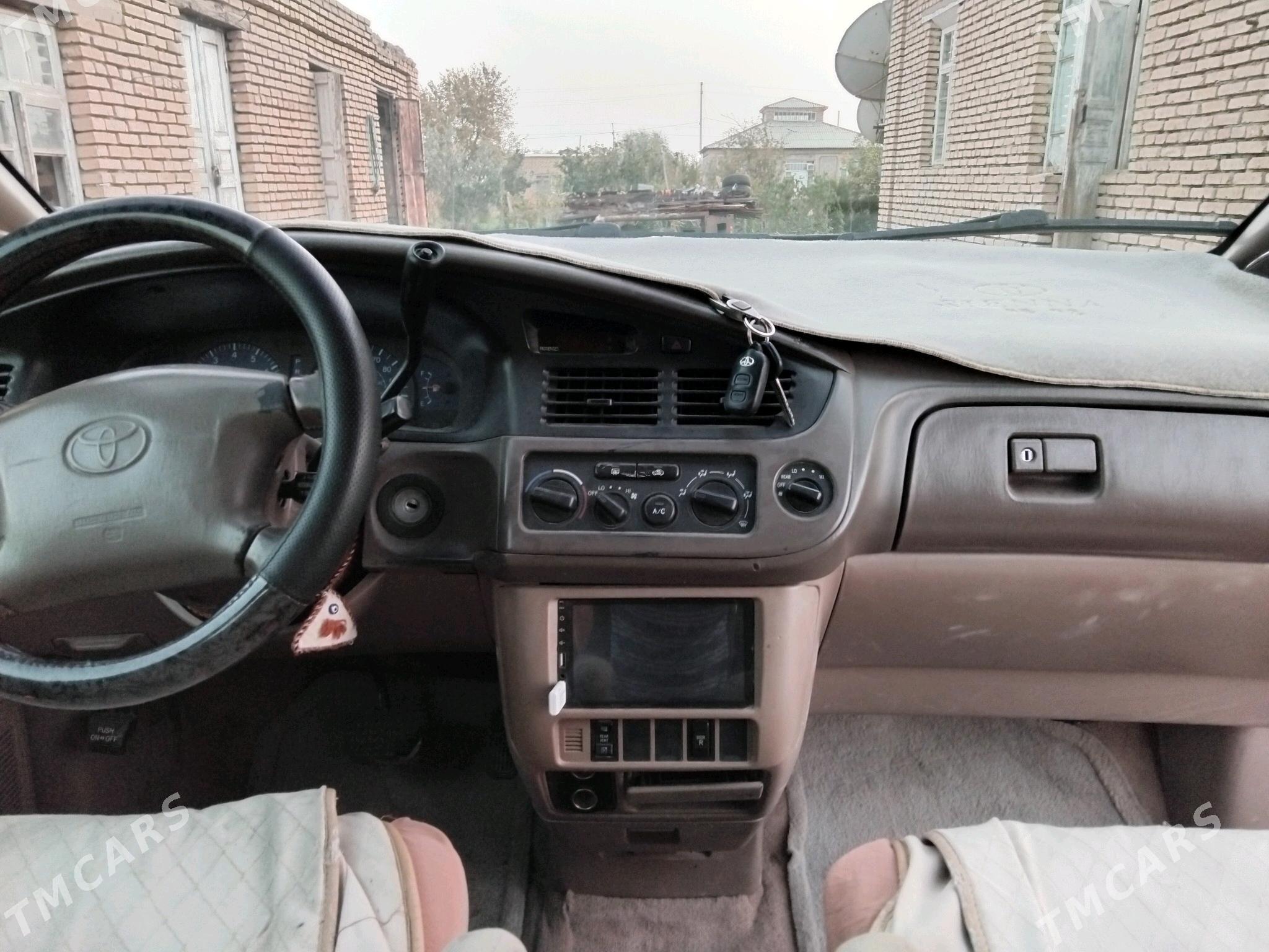 Toyota Sienna 2003 - 155 000 TMT - Сакарчага - img 6