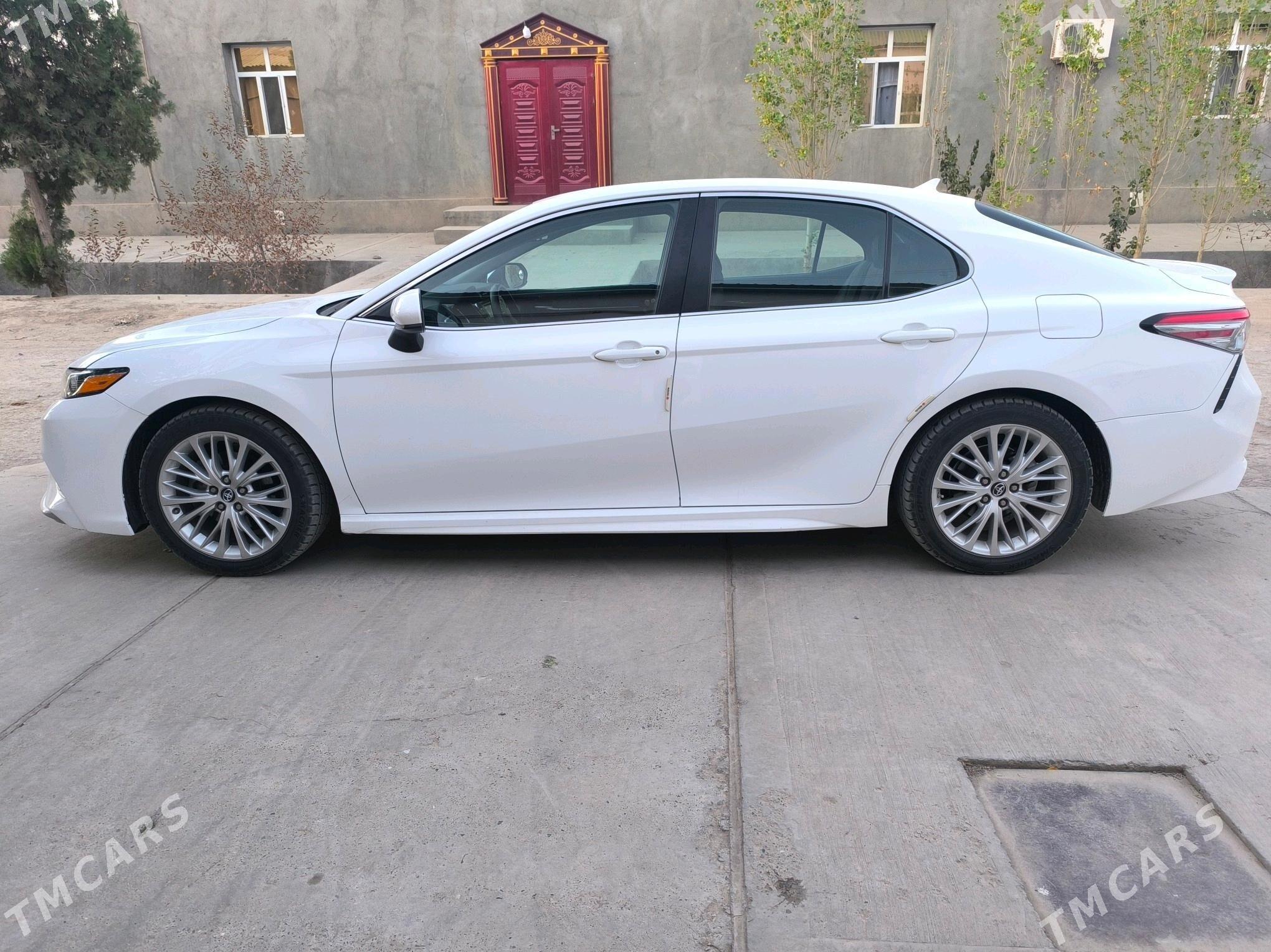 Toyota Camry 2018 - 400 000 TMT - Köneürgenç - img 8