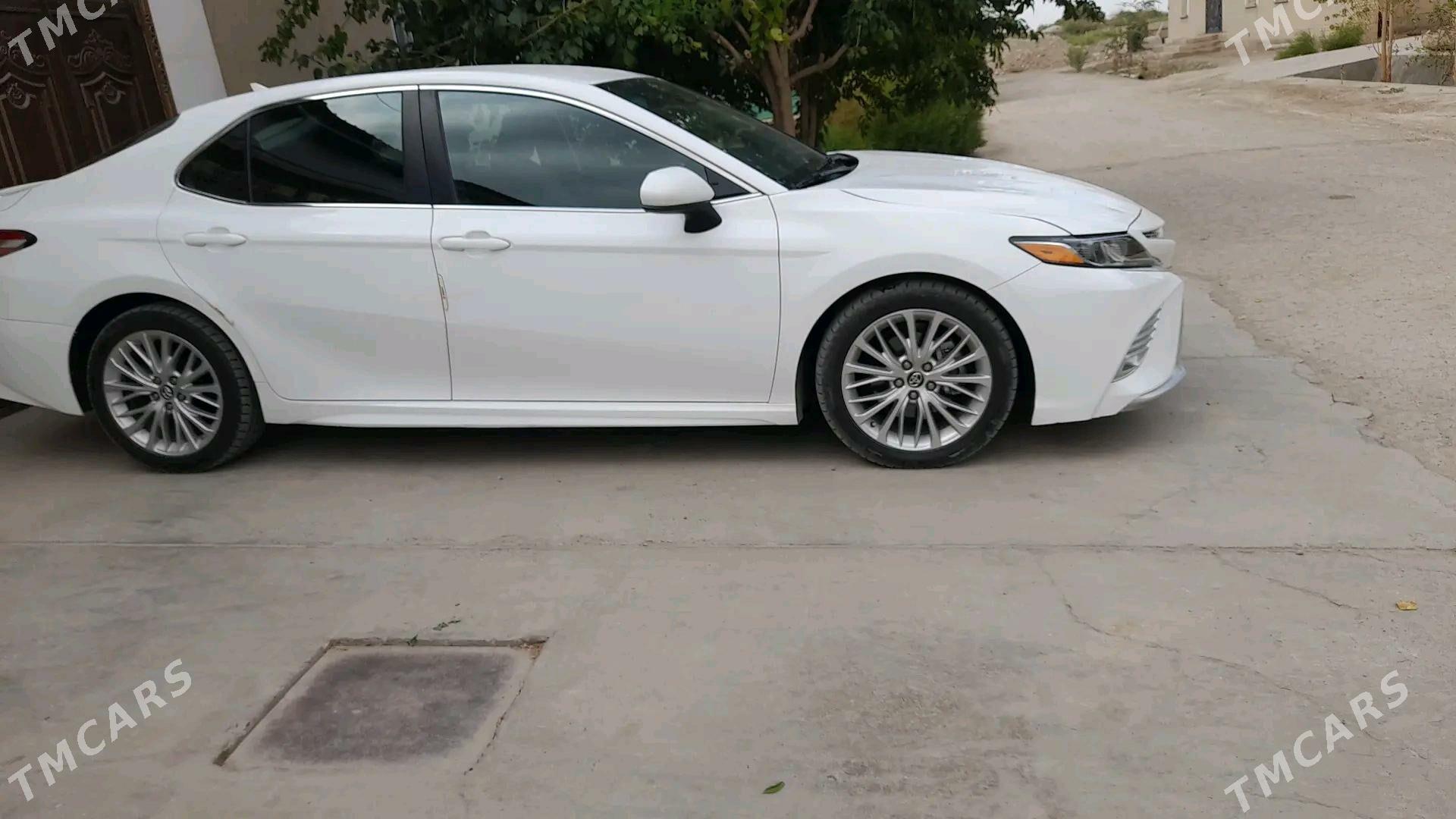 Toyota Camry 2018 - 400 000 TMT - Köneürgenç - img 10