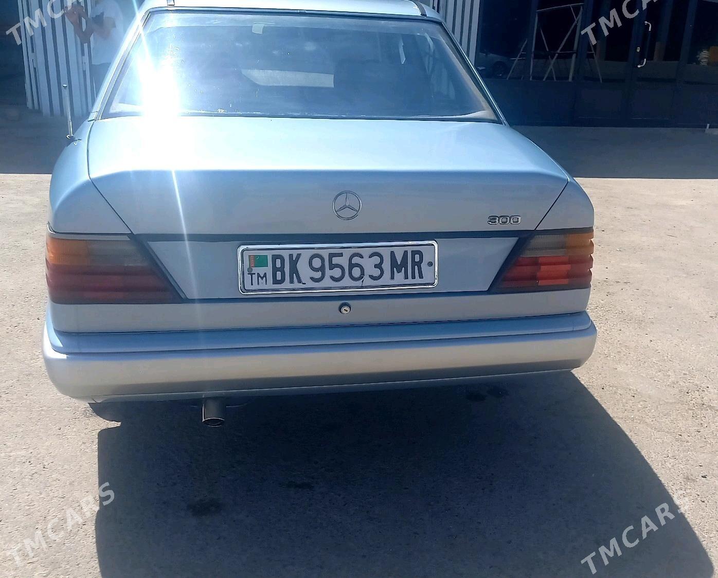 Mercedes-Benz 230E 1989 - 42 000 TMT - Мары - img 2
