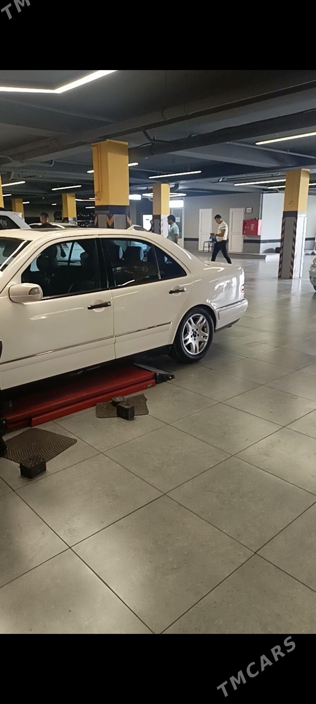 Mercedes-Benz E320 1998 - 95 000 TMT - Änew - img 2