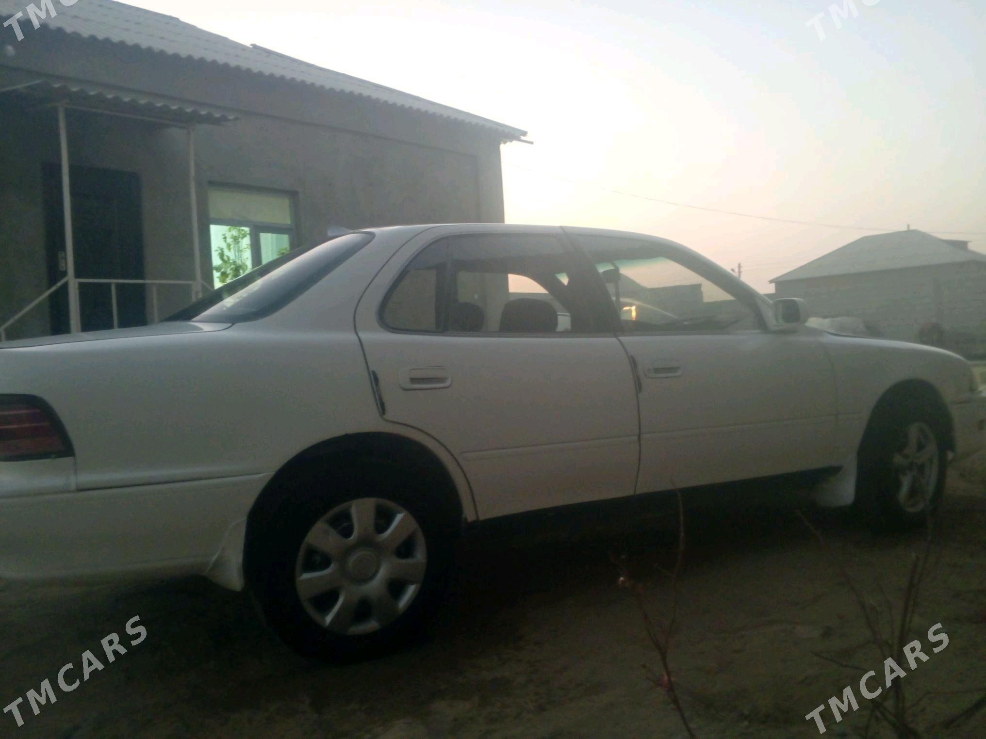 Toyota Camry 1993 - 50 000 TMT - Теджен - img 2