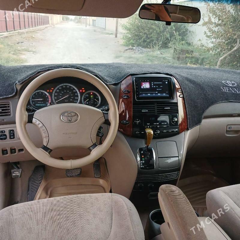 Toyota Sienna 2005 - 250 000 TMT - Мургап - img 3