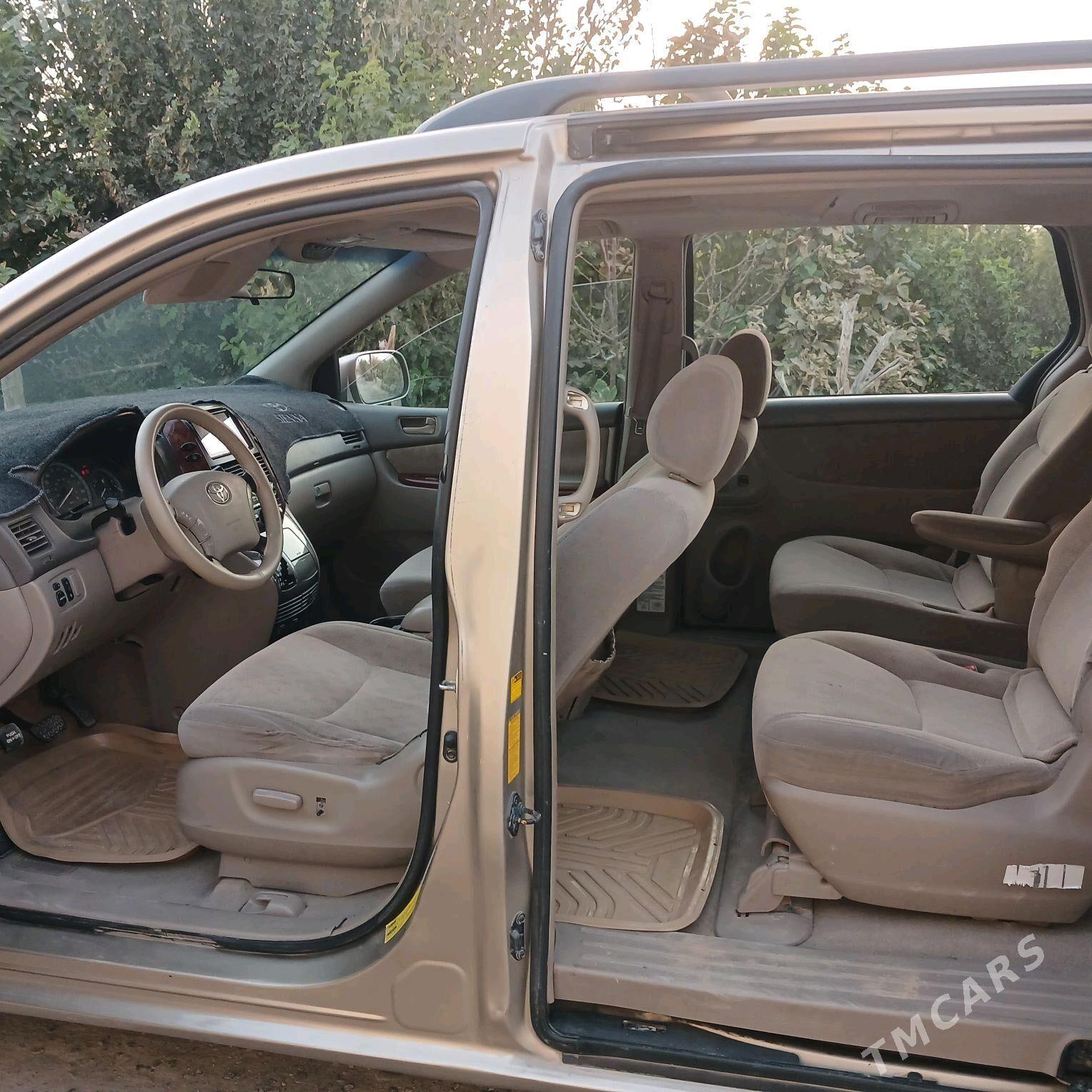 Toyota Sienna 2005 - 250 000 TMT - Мургап - img 9