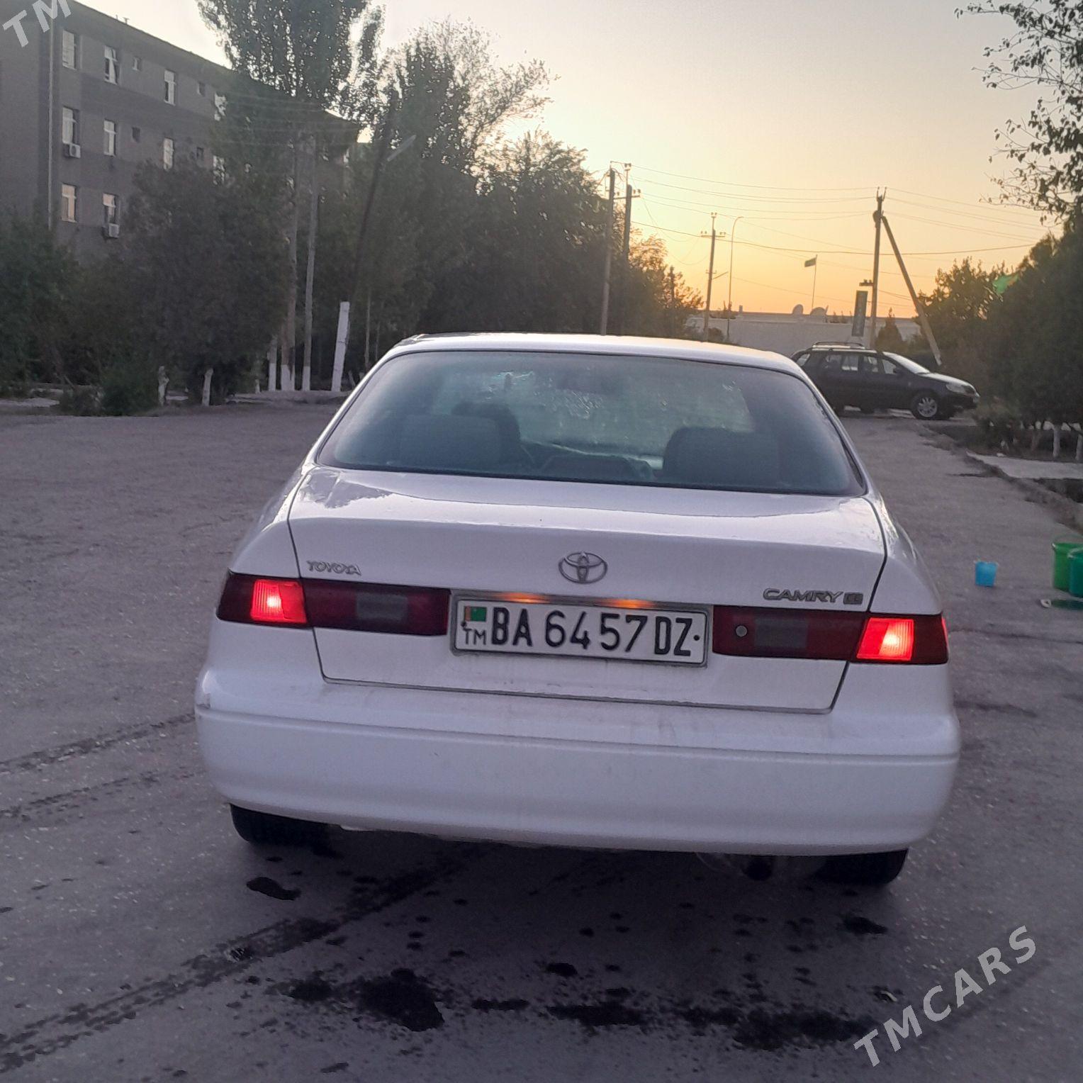 Toyota Camry 1999 - 140 000 TMT - Daşoguz - img 4