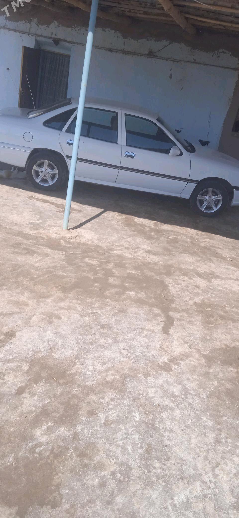 Opel Vectra 1989 - 30 000 TMT - Кёнеургенч - img 2