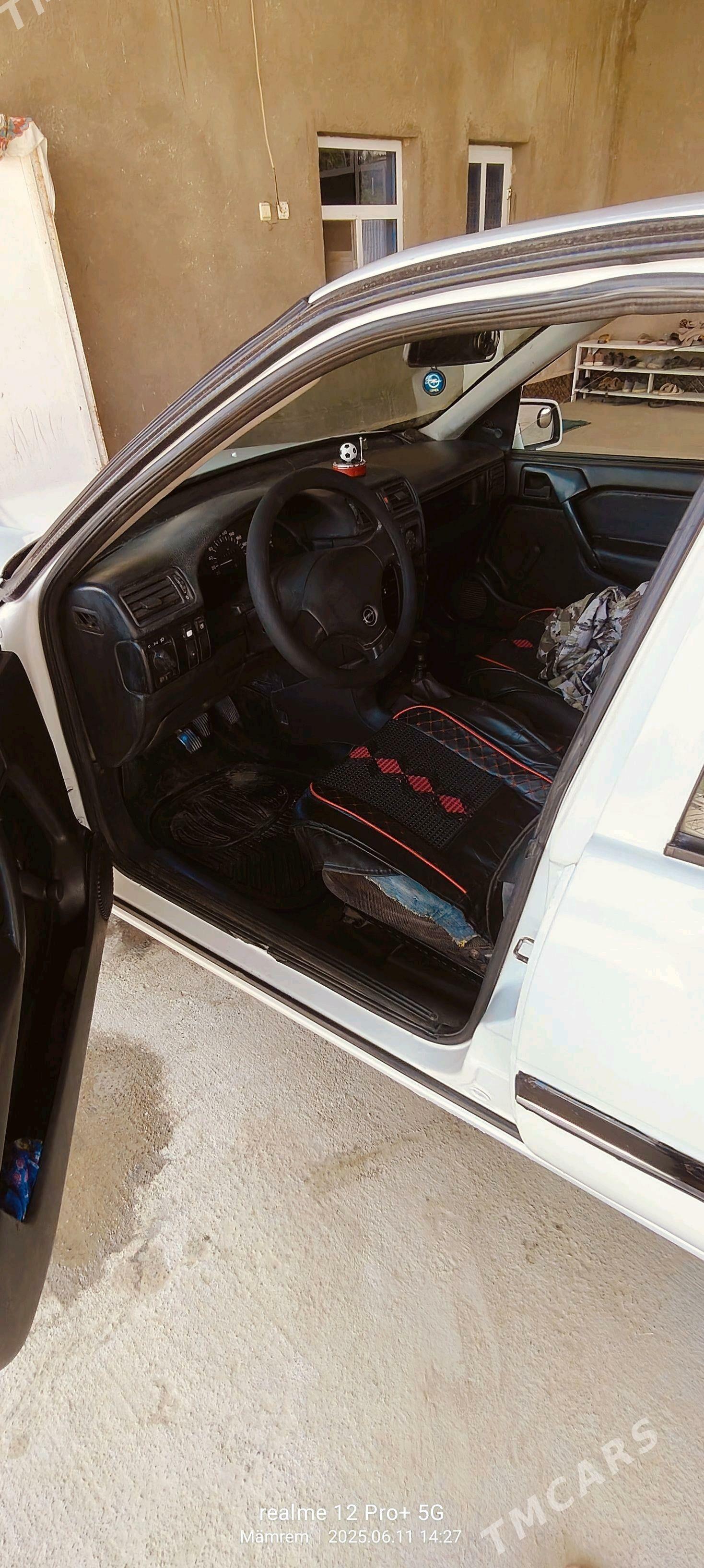 Opel Vectra 1991 - 45 000 TMT - Ёлётен - img 3