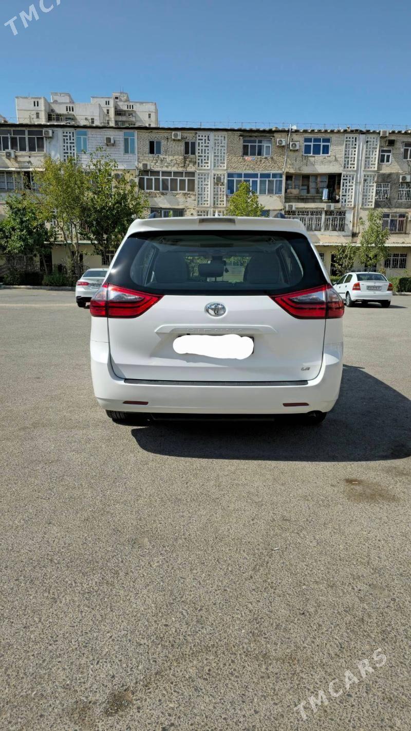 Toyota Sienna 2020 - 450 000 TMT - Ашхабад - img 4