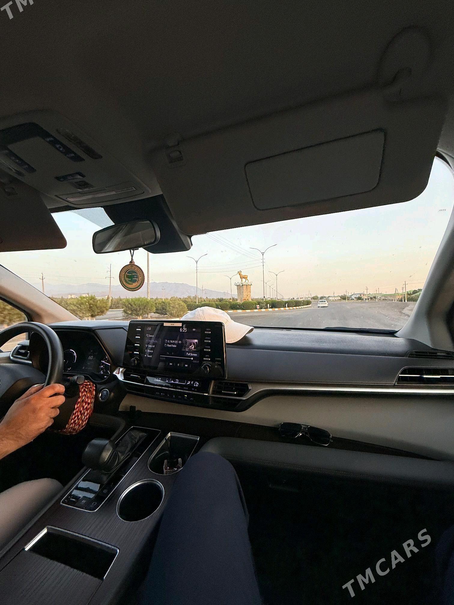 Toyota Sienna 2021 - 460 000 TMT - Ашхабад - img 5