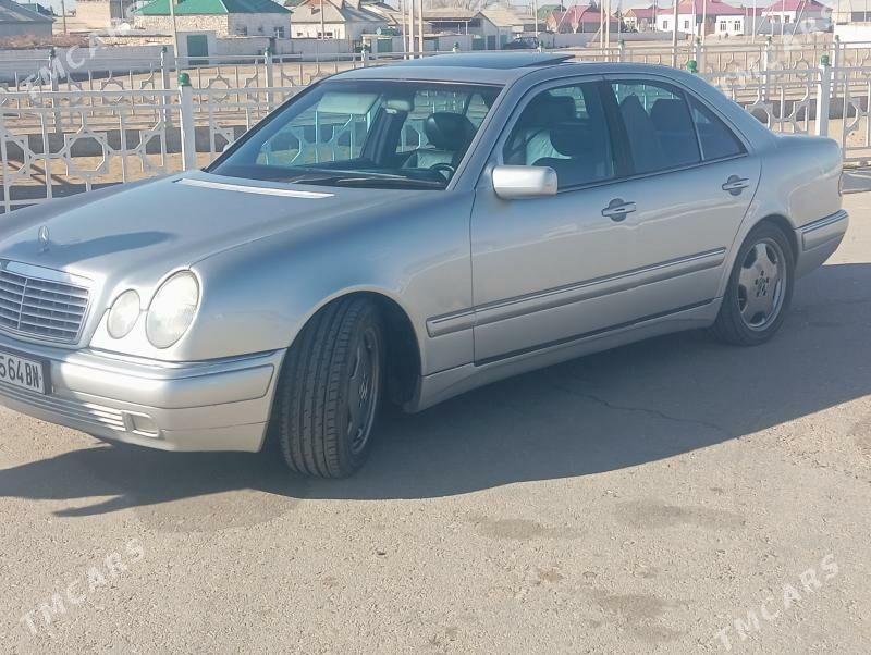 Mercedes-Benz E320 1998 - 150 000 TMT - Берекет - img 7