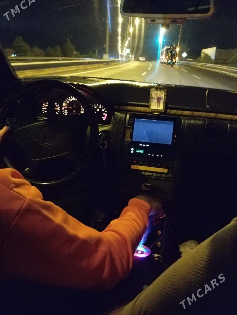 Mercedes-Benz E320 1998 - 150 000 TMT - Берекет - img 6