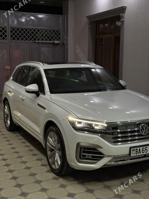 Volkswagen Touareg 2019 - 1 235 000 TMT - Aşgabat - img 3