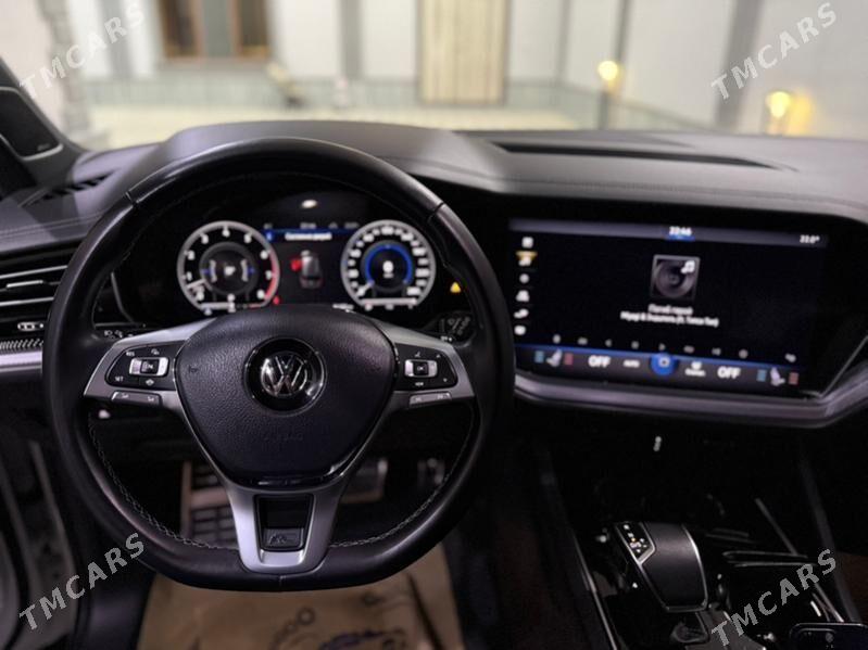 Volkswagen Touareg 2019 - 1 235 000 TMT - Aşgabat - img 8